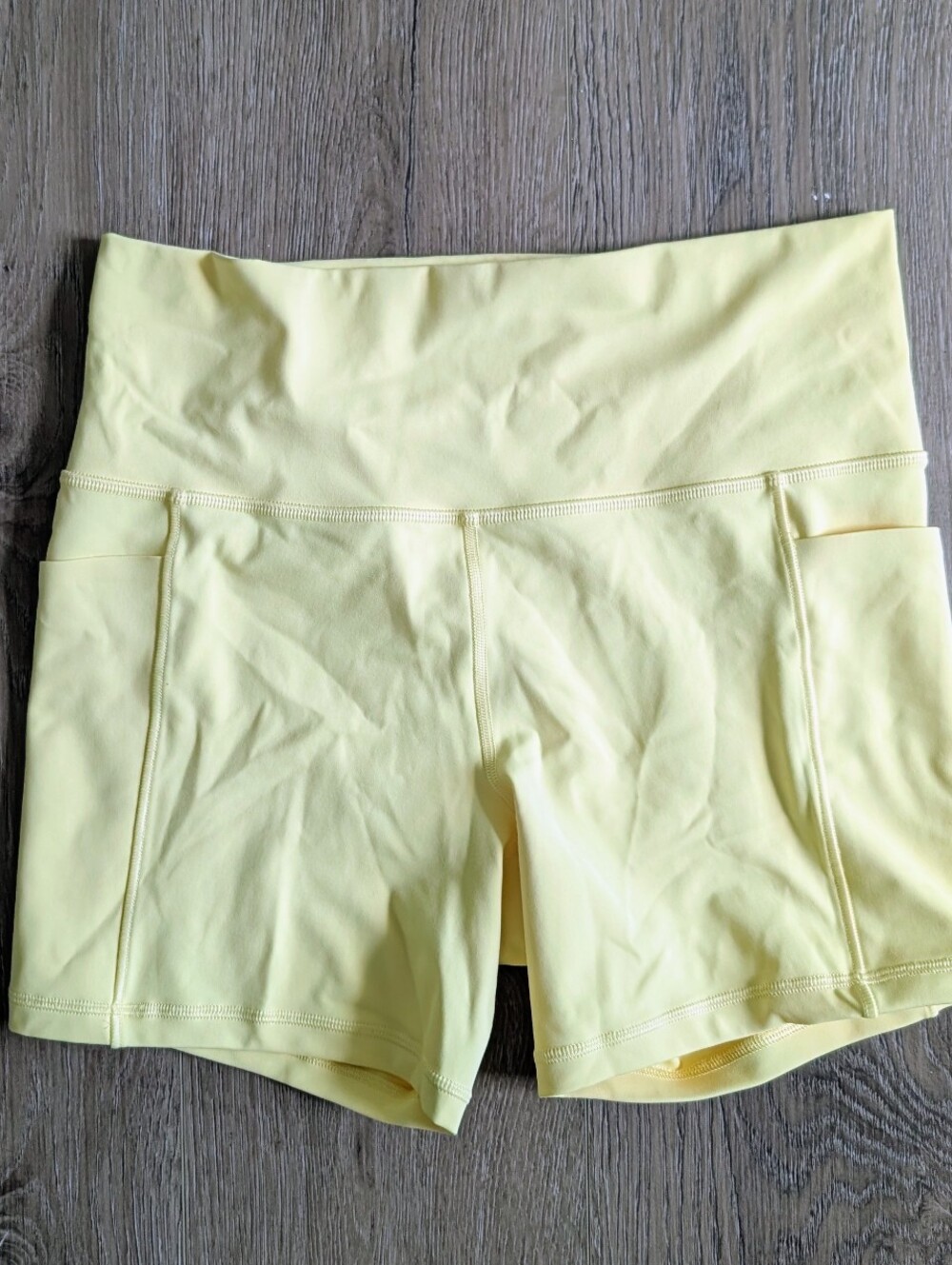 Athleta Salutation Stash High Rise 5" Citron Yellow Shorts - Picture 3 of 4